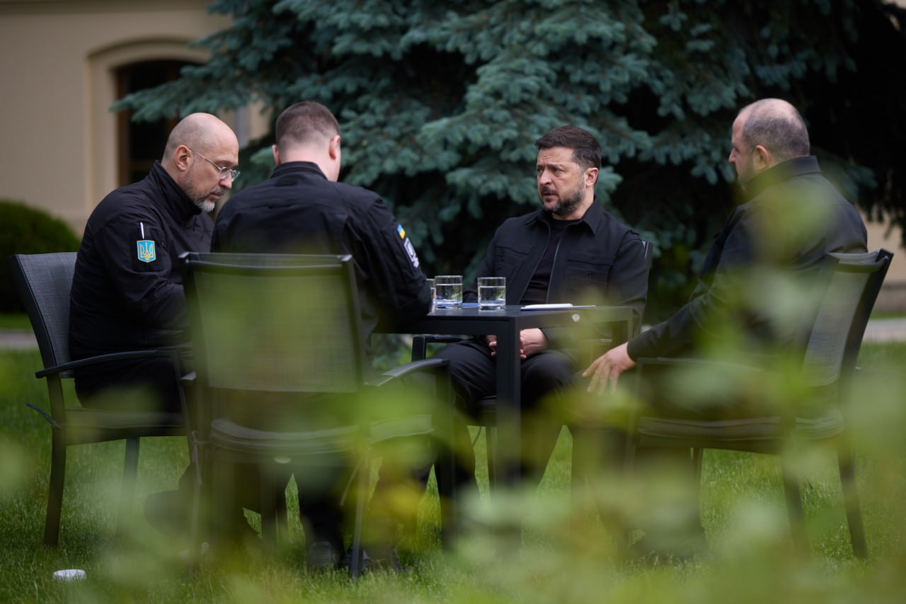 Volodimir Zelenski s-a întâlnit cu înalți oficiali și anunță pregătiri pentru „negocieri importante”