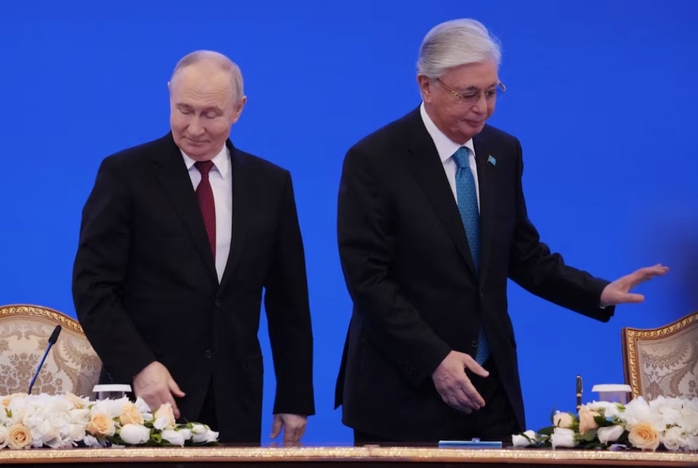 Rusia semnează un acord de 16,5 miliarde de dolari pentru construirea primei centrale nucleare din Kazahstan