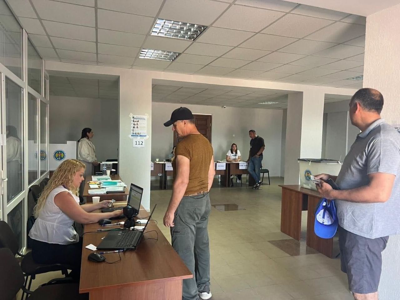 LIVE/ Referendum local în comuna Coșnița: Peste o mie de alegători s-au prezentat la urne până la ora 15:00