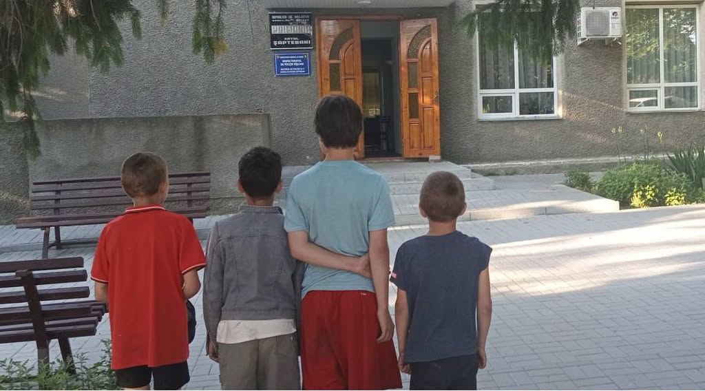 „Au ieșit la plimbare”, dar „nu s-au mai întors acasă”: Patru copii, găsiți nevătămați de Poliție după o noapte de căutări