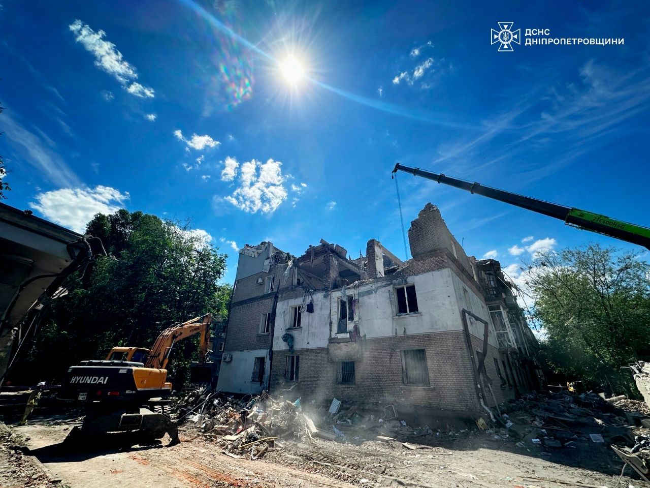 LIVE TEXT/ Corpul unei persoane a fost scos de sub dărâmăturile unei clădiri din Dnipro. În urma atacului nocturn rusesc, 16 persoane au murit. Război în Ucraina, ziua 1560