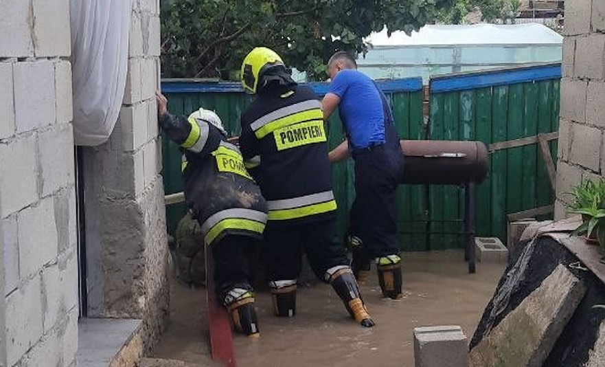 Subsolul Judecătoriei Strășeni a fost inundat. Bilanțul cons