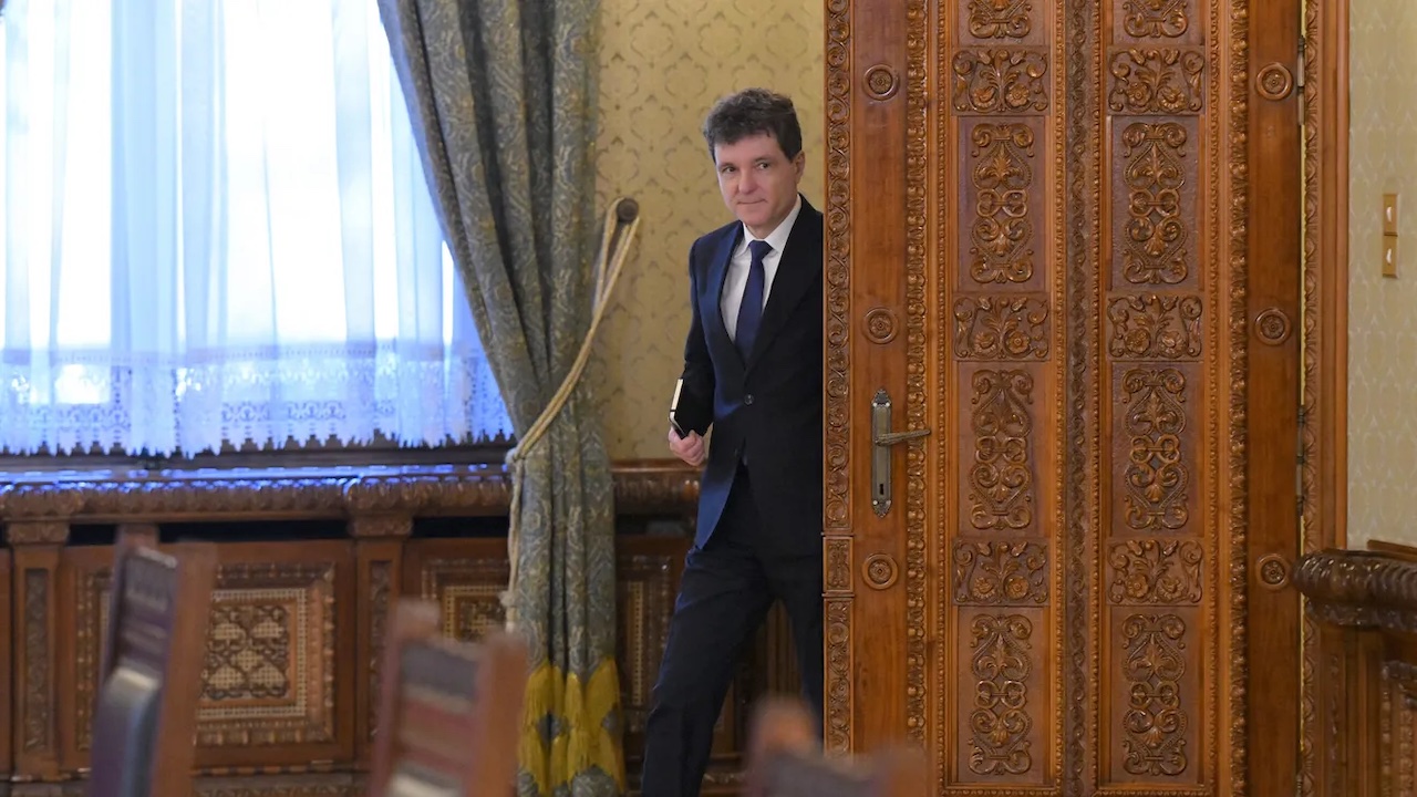 Președintele român Nicușor Dan anunță că nu va desemna niciun premier fără majoritate: „Statul român funcţionează”