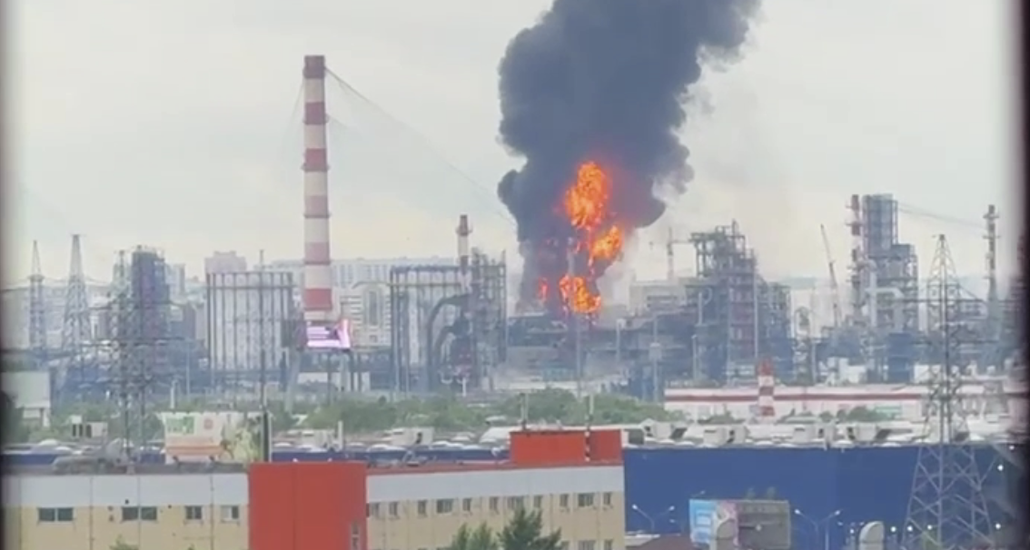 LIVE TEXT/ O rafinărie de petrol din Moscova a luat foc în urma unui atac ucrainean, confirmă Volodimir Zelenski. Război în Ucraina, ziua 1574