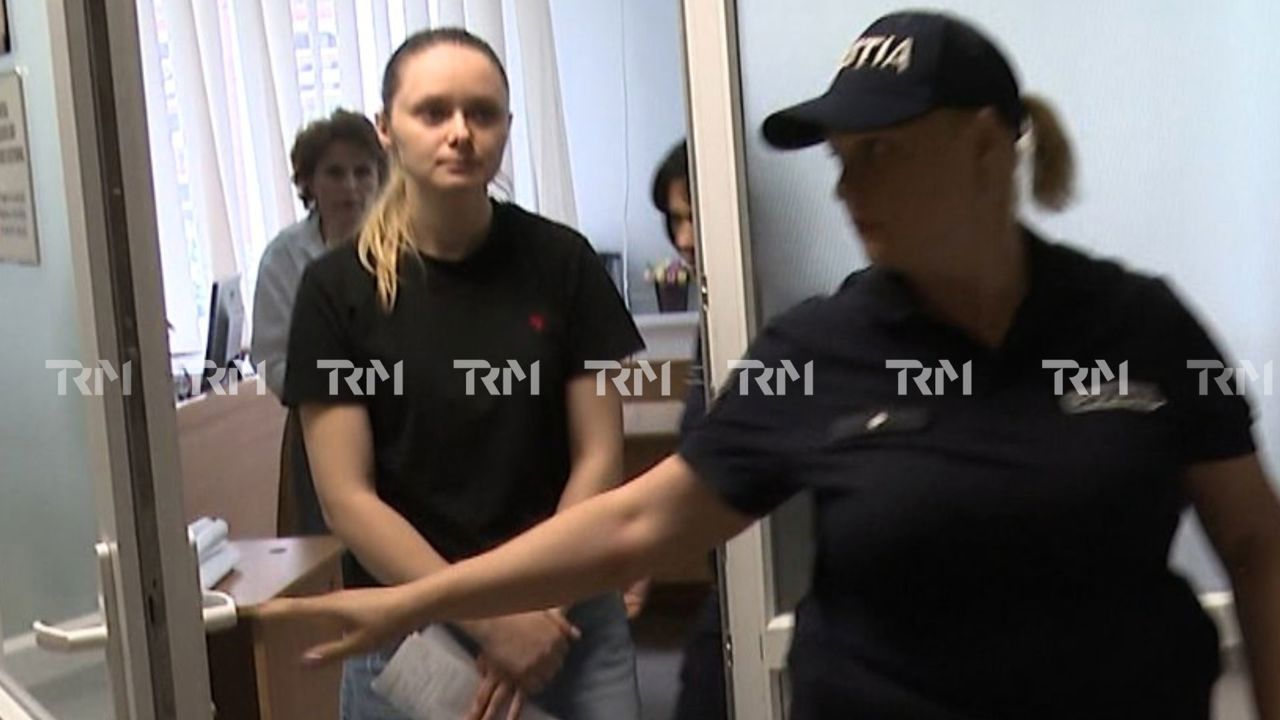 Circa 300 de victime, înșelate de o agenție de turism. Numele administratoarei plasate în arest pentru 30 de zile
