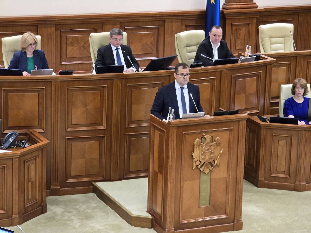 LIVE/ Ședința Parlamentului. Premierul desemnat de Maia Sandu urmează să ceara votul de încredere de la deputați