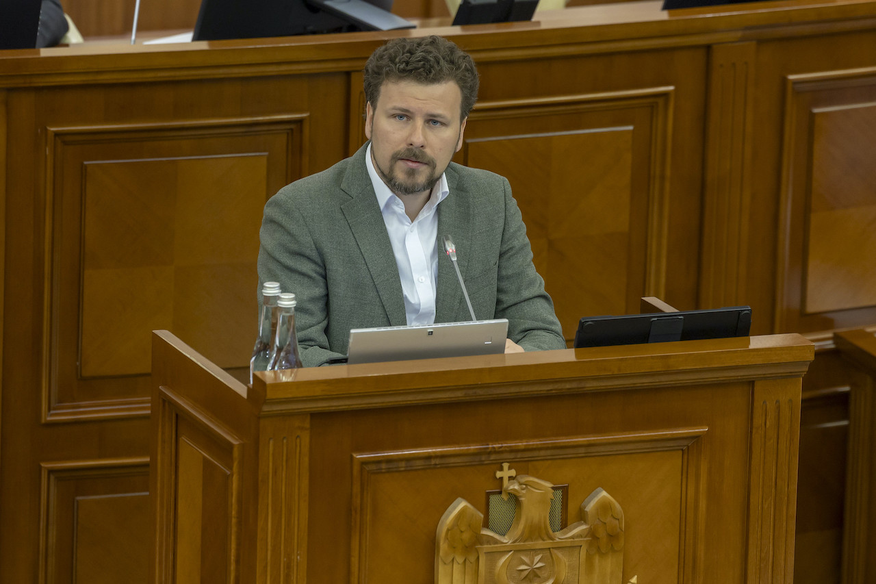 LIVE/ Ședința Parlamentului: reforma „Restart în educație”, discutată de peste patru ore și criticată de opoziție