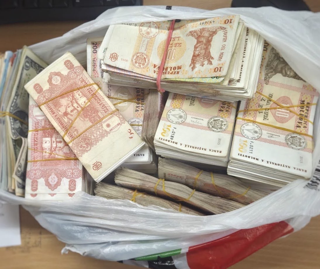 Percheziții într-un dosar ce vizează automobile importate din SUA în regiunea transnistreană, în valoare de peste 17 milioane de lei