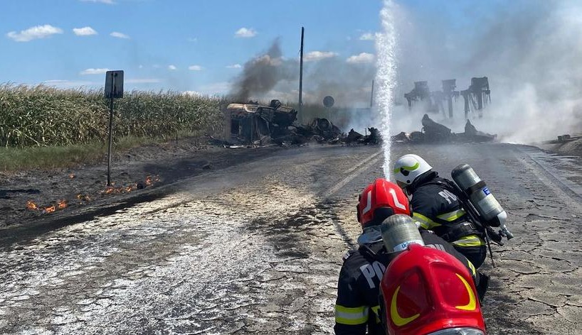O autocisternă înmatriculată în R. Moldova a fost implicată într-un accident în România. MAE: „Șoferul a suferit traumatisme ușoare”