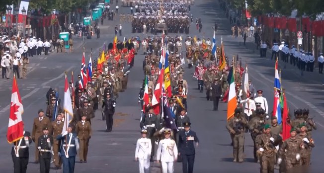 VIDEO/ Militarii moldoveni au defilat pe Champs-Élysées, la parada de Ziua Națională a Franței