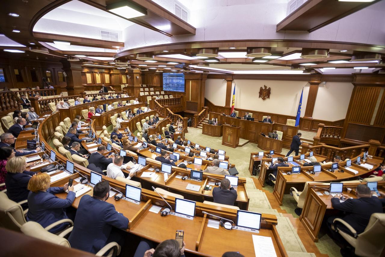 LIVE/ Ședința Parlamentului: R. Moldova va accesa finanțare europeană pentru proiectul „Livada Moldovei II”