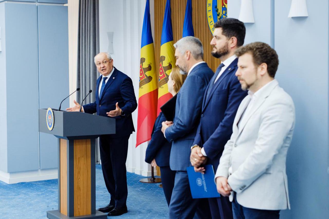 Politica bugetar-fiscală – „mărul discordiei” dintre Alexandru Munteanu și Dan Perciun. Explicațiile ministrului Educației
