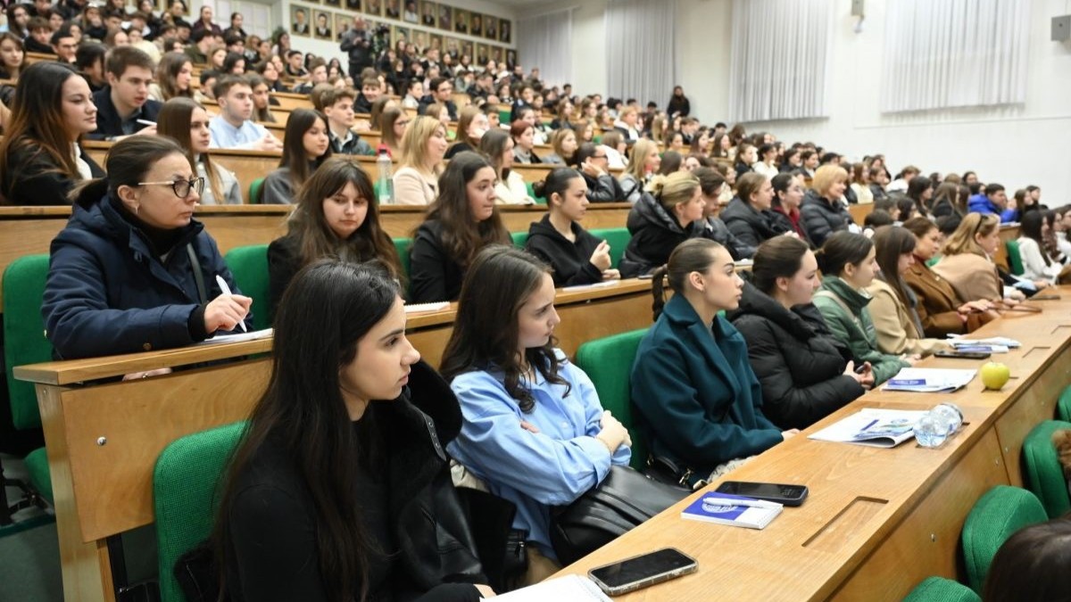 Peste 9000 de locuri bugetare vor fi disponibile în universitățile din R. Moldova în anul de studii 2026-2027. Unde sunt cele mai multe locuri rezervate?