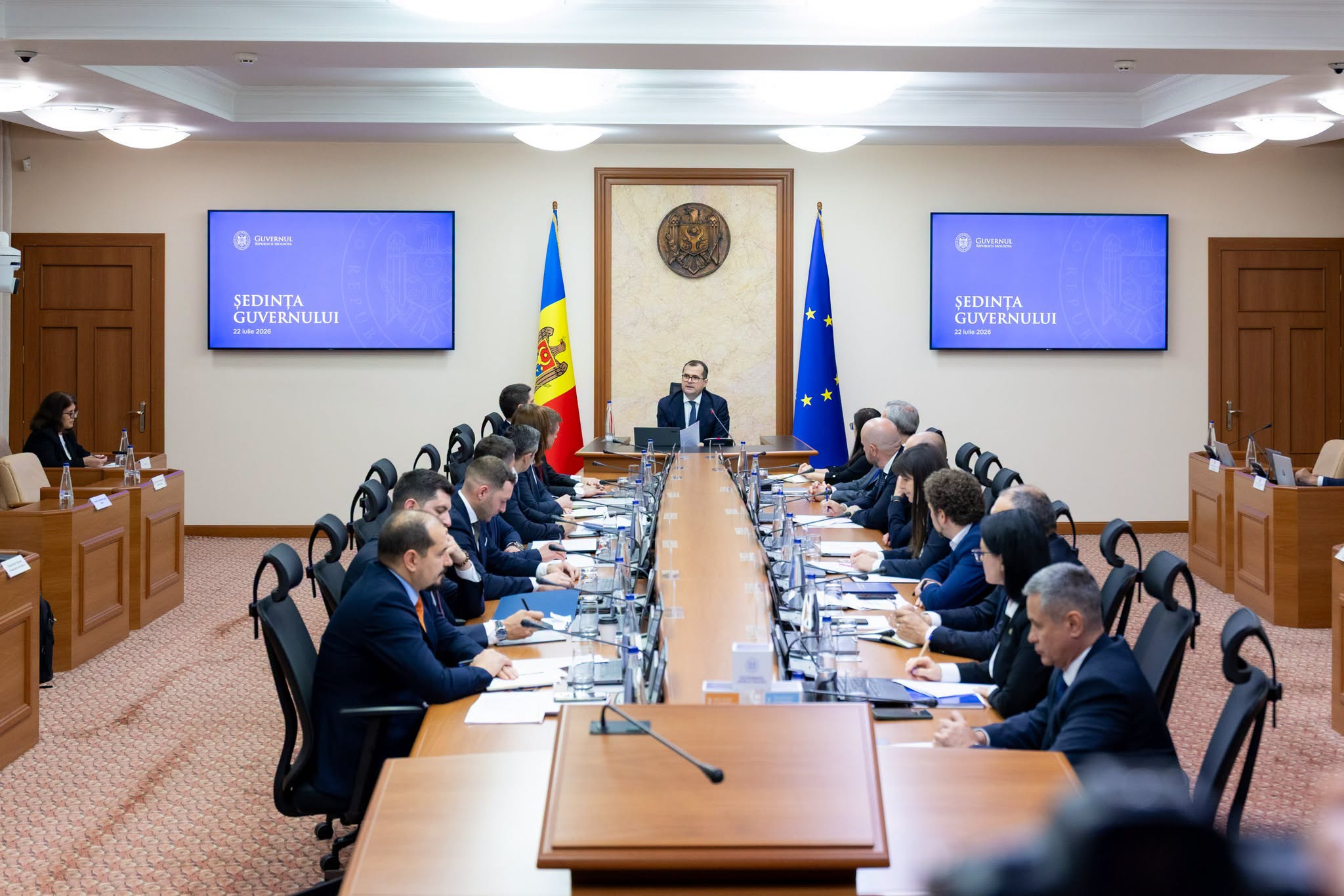 Miniștrii vor avea mai puție deplasări de lucru? Tofan: „Schimbările de milioane încep cu schimbările de sute de lei”