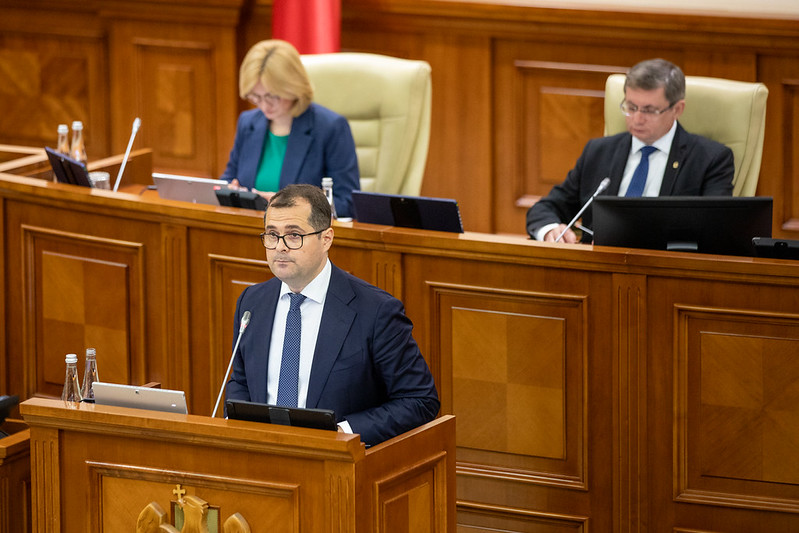 ULTIMĂ ORĂ/ Parlamentul a oferit votul de încredere pentru Guvernul Tofan