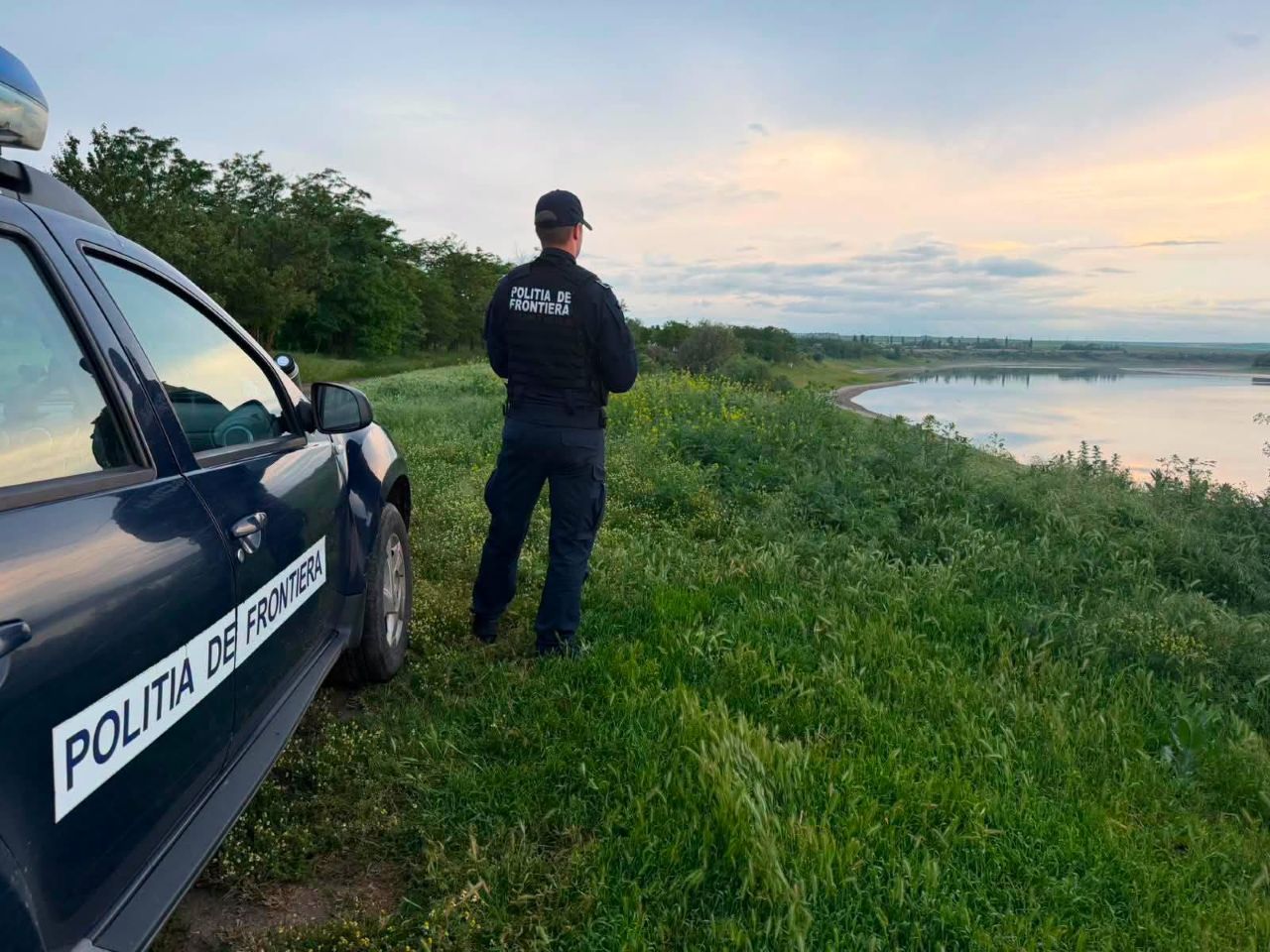 Adolescent moldovean de 16 ani, salvat de polițiștii de frontieră români după ce a fost purtat de curenții Prutului