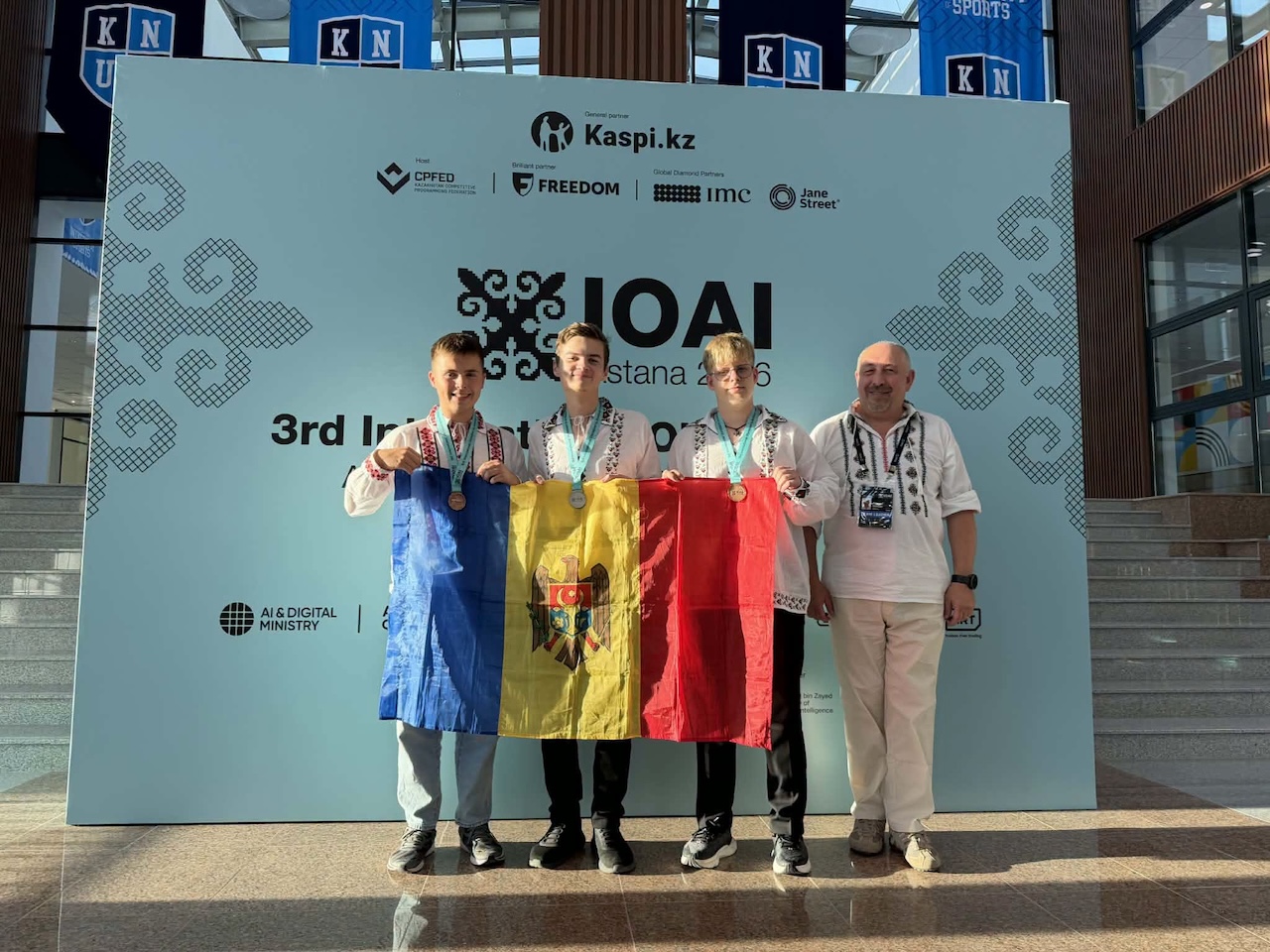 O medalie de argint și două medalii de bronz pentru R. Moldova la Olimpiada Internațională de Inteligență Artificială