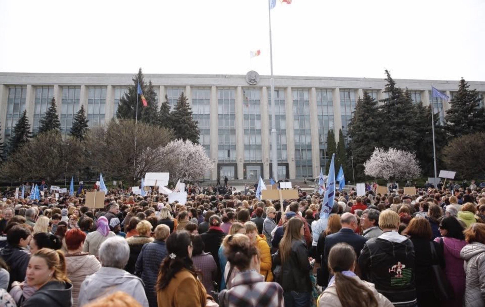 UPDATE/ Sindicatele din educație ies la protest. Reacția Guvernului: „În cel mai scurt timp, Executivul va prezenta soluțiile identificate”
